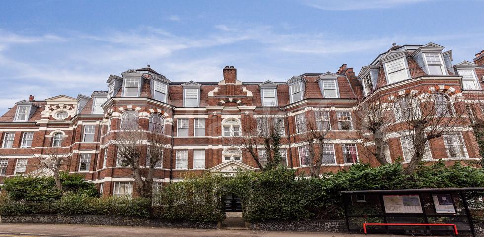 			3 Bedroom, 1 bath, 1 reception Apartment			 Hornsey Lane, HIGHGATE - ARCHWAY
